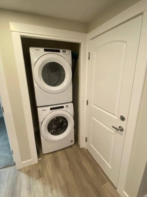 Cozy Brand New 2 Bedroom In Apartment