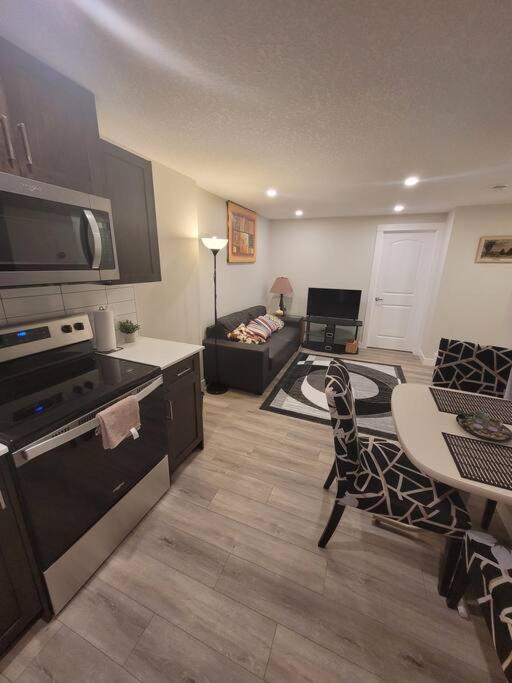 Cozy Brand New 2 Bedroom In *