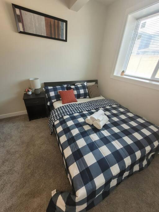 Cozy Brand New 2 Bedroom In Calgary