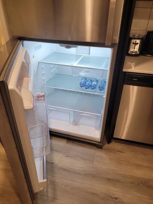 Cozy Brand New 2 Bedroom In Apartment Calgary