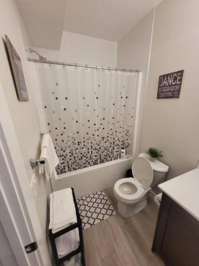Cozy Brand New 2 Bedroom In Apartment Calgary