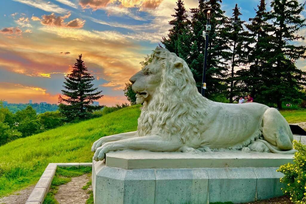 Crescent Heights Majesty * Calgary