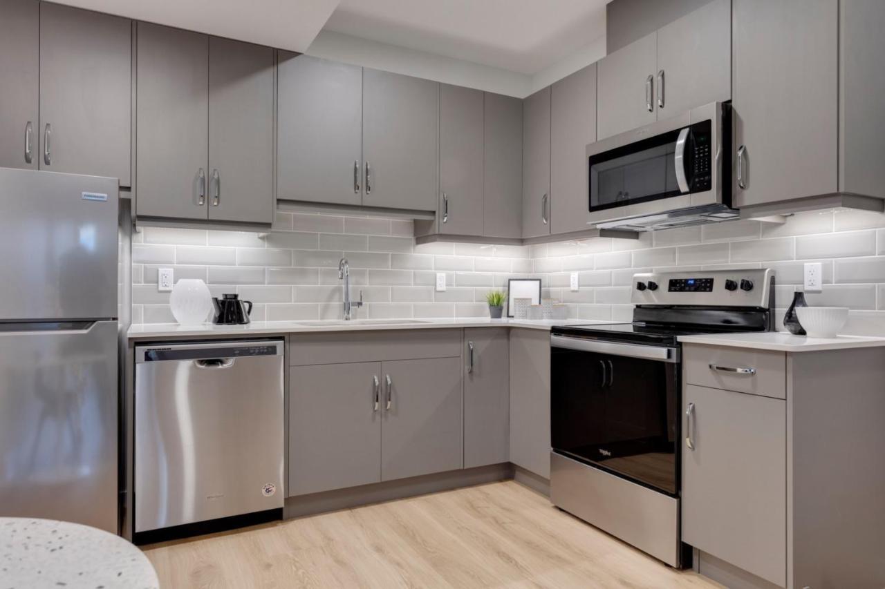 Spacious Modern With Full Entertainment