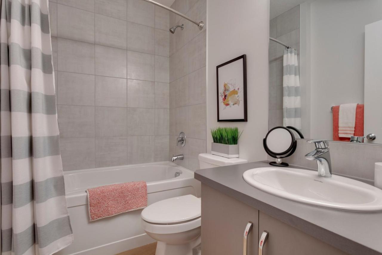 Spacious Modern With Full Entertainment