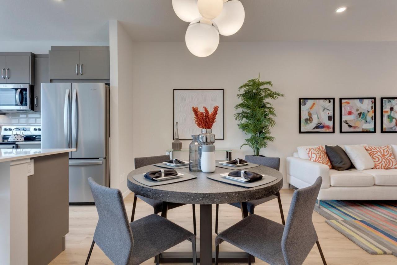 Spacious Modern With King Bed & Office Holiday home *