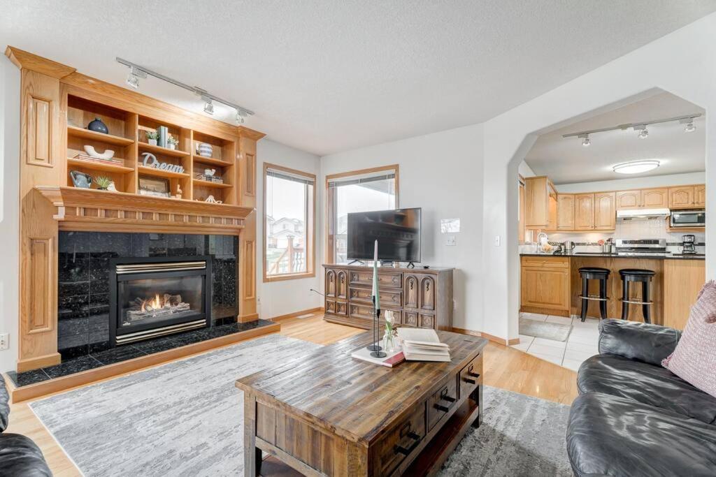 Coral Springs Lakefront Retreat