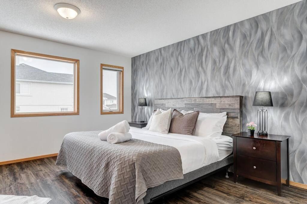 Coral Springs Lakefront Retreat Calgary