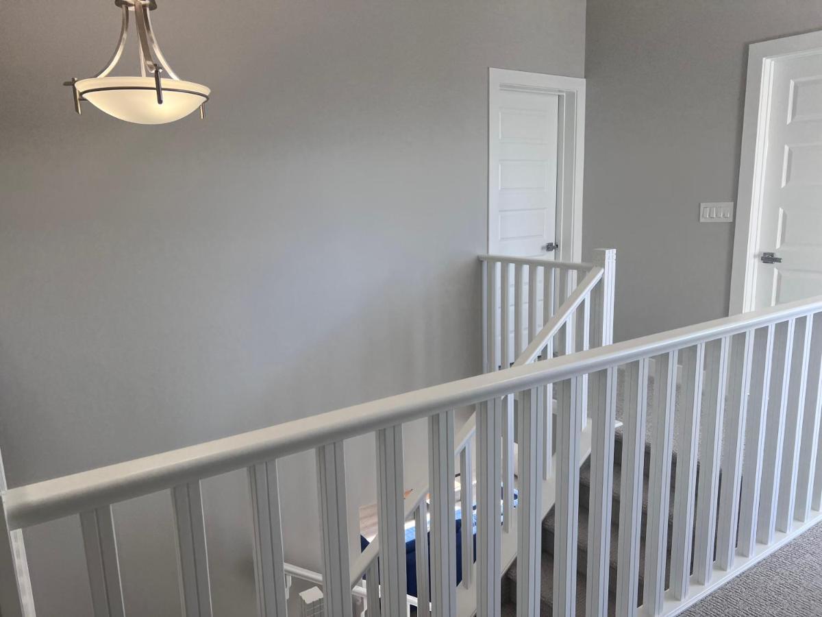 Flowealth Luxury Near Netflix Tv Wifi Calgary