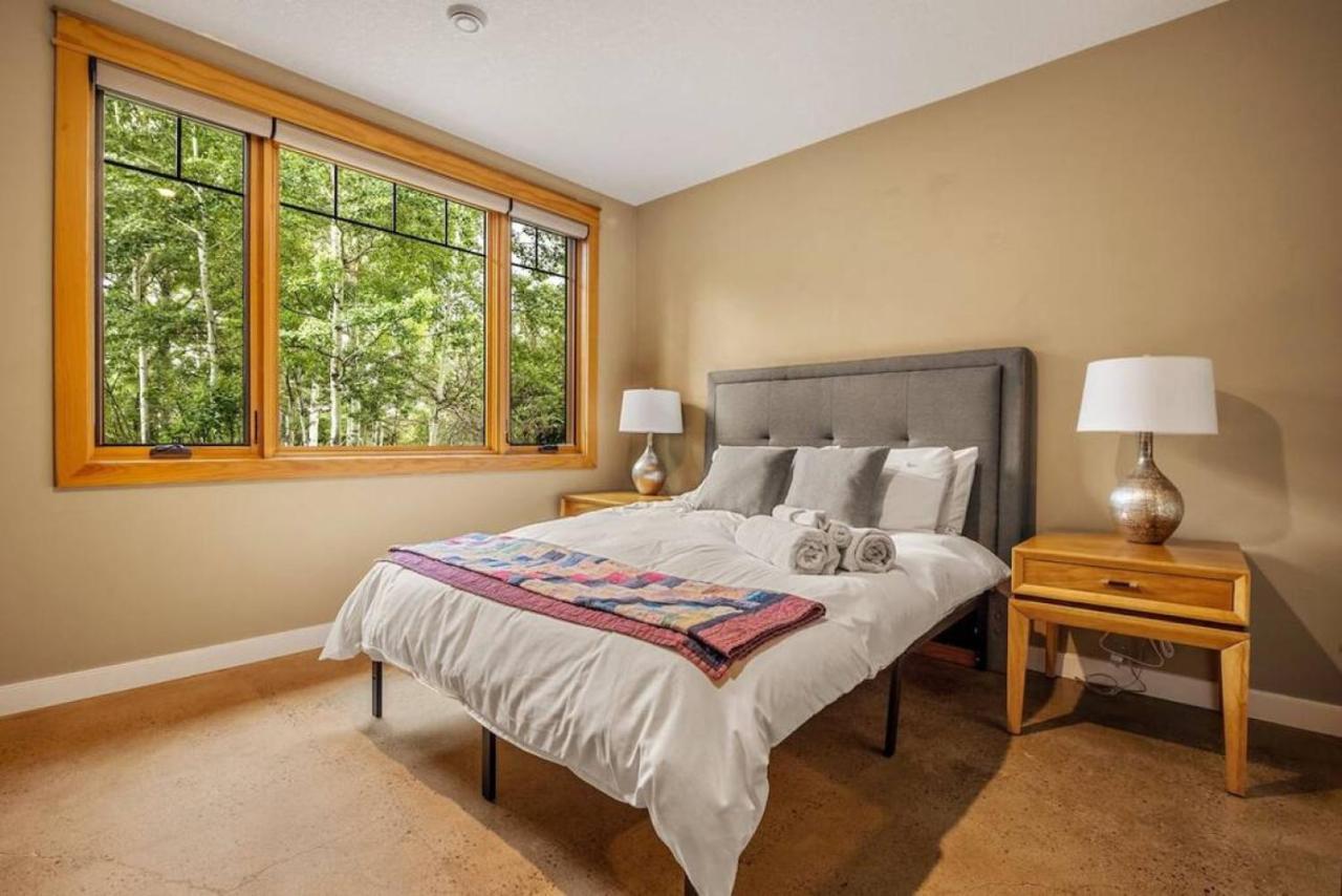 Escape To The Rockies But Near Includes Free Parking And Banff Entry *
