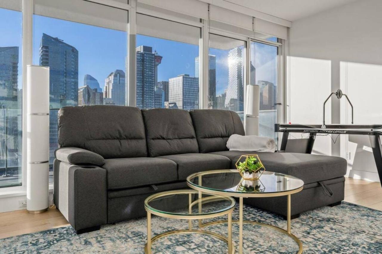Luxury On The 9th Floor Near Stampede, Complimentary Wine, 2 Car Ug Parking * Calgary