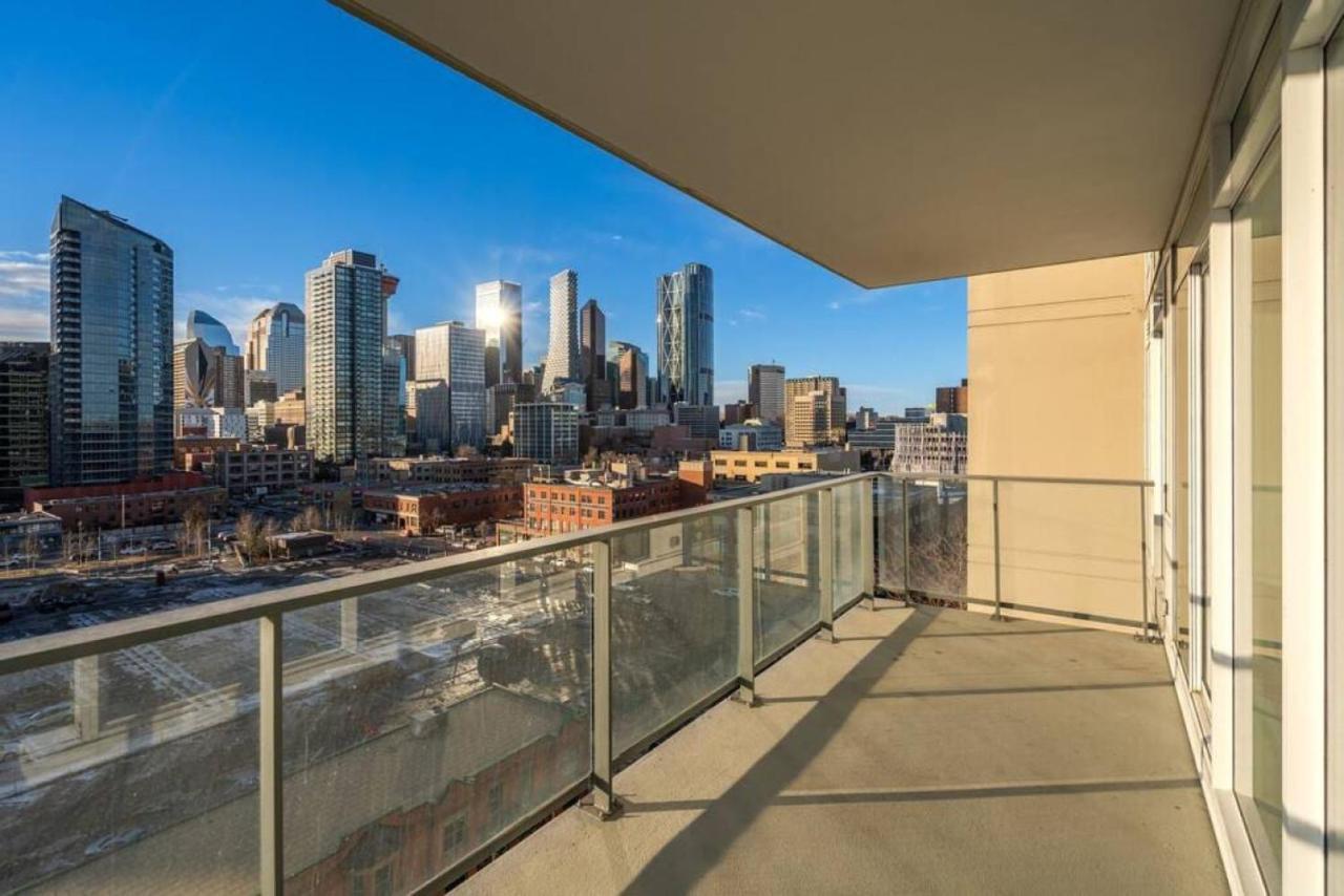 Luxury On The 9th Floor Near Stampede, Complimentary Wine, 2 Car Ug Parking * Calgary