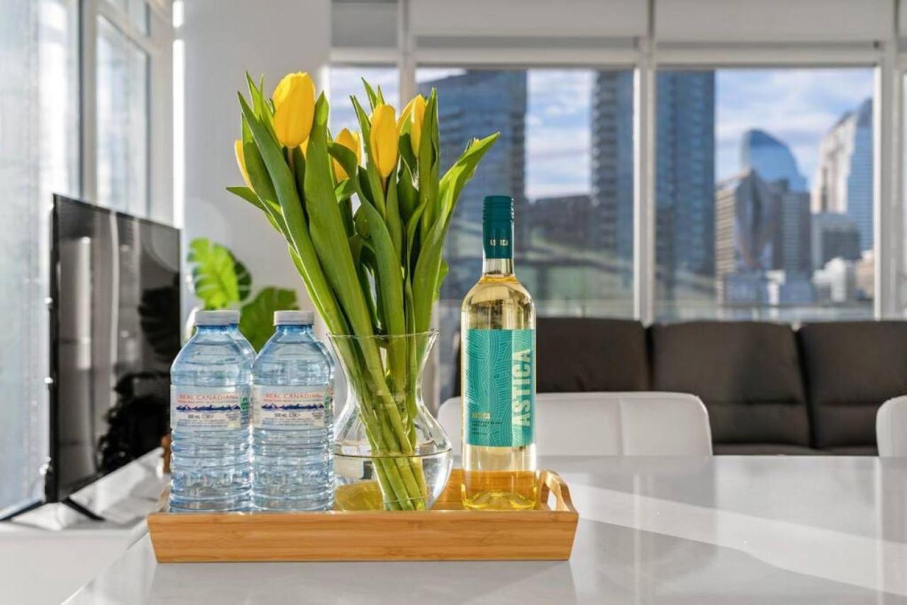 Apartment Luxury On The 9th Floor Near Stampede, Complimentary Wine, 2 Car Ug Parking Calgary