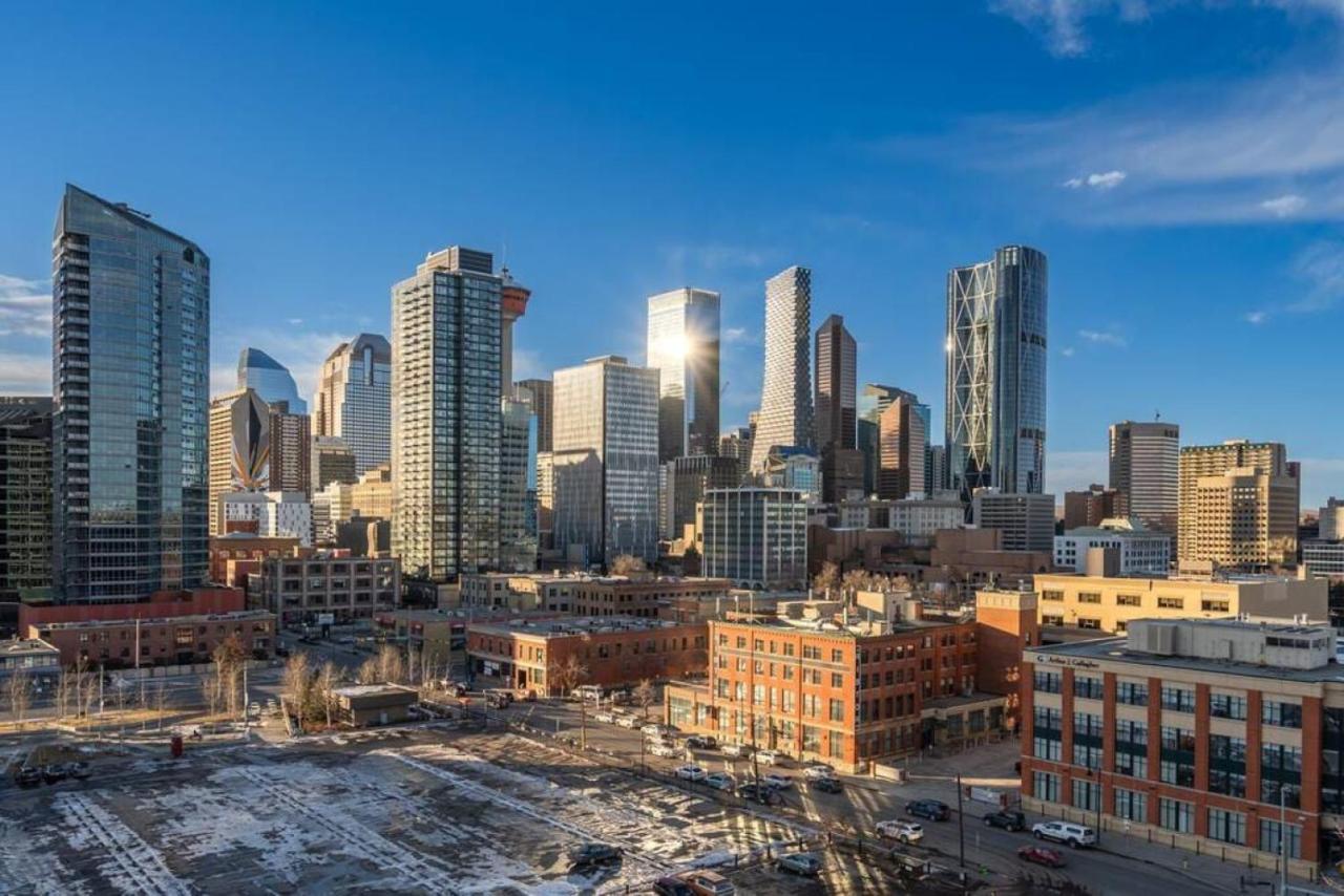 Luxury On The 9th Floor Near Stampede, Complimentary Wine, 2 Car Ug Parking * Calgary