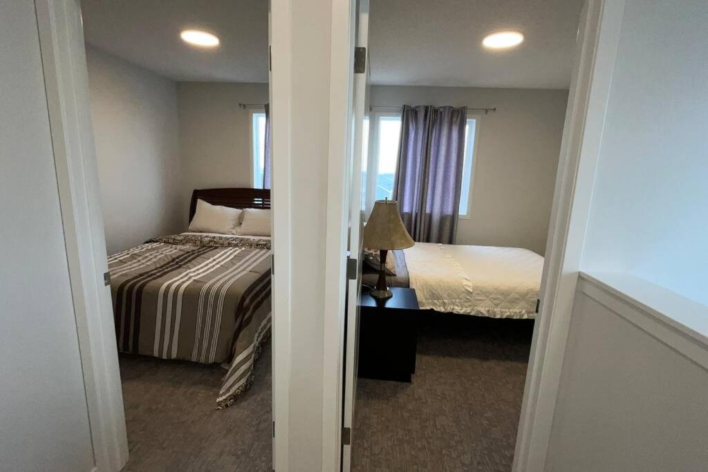 Brand New 4-bed House * Calgary