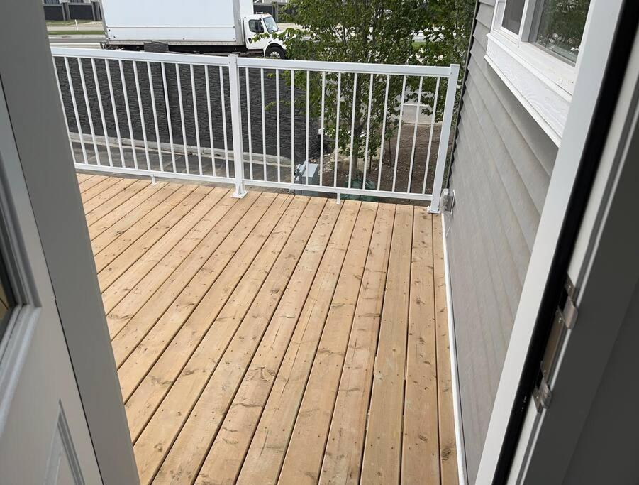 Brand New 4-bed House Apartment Calgary