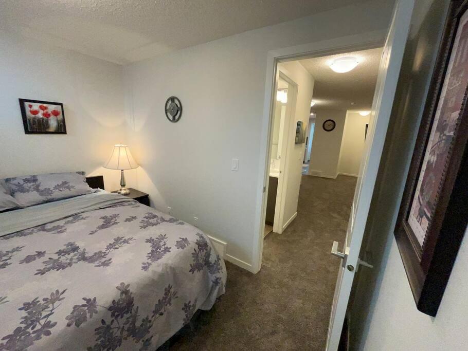 Brand New 4-bed House * Calgary