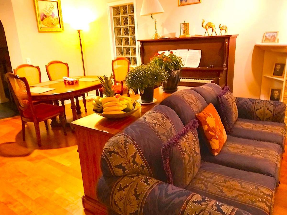 Lovely Comfy Private Bath In Homestay Calgary