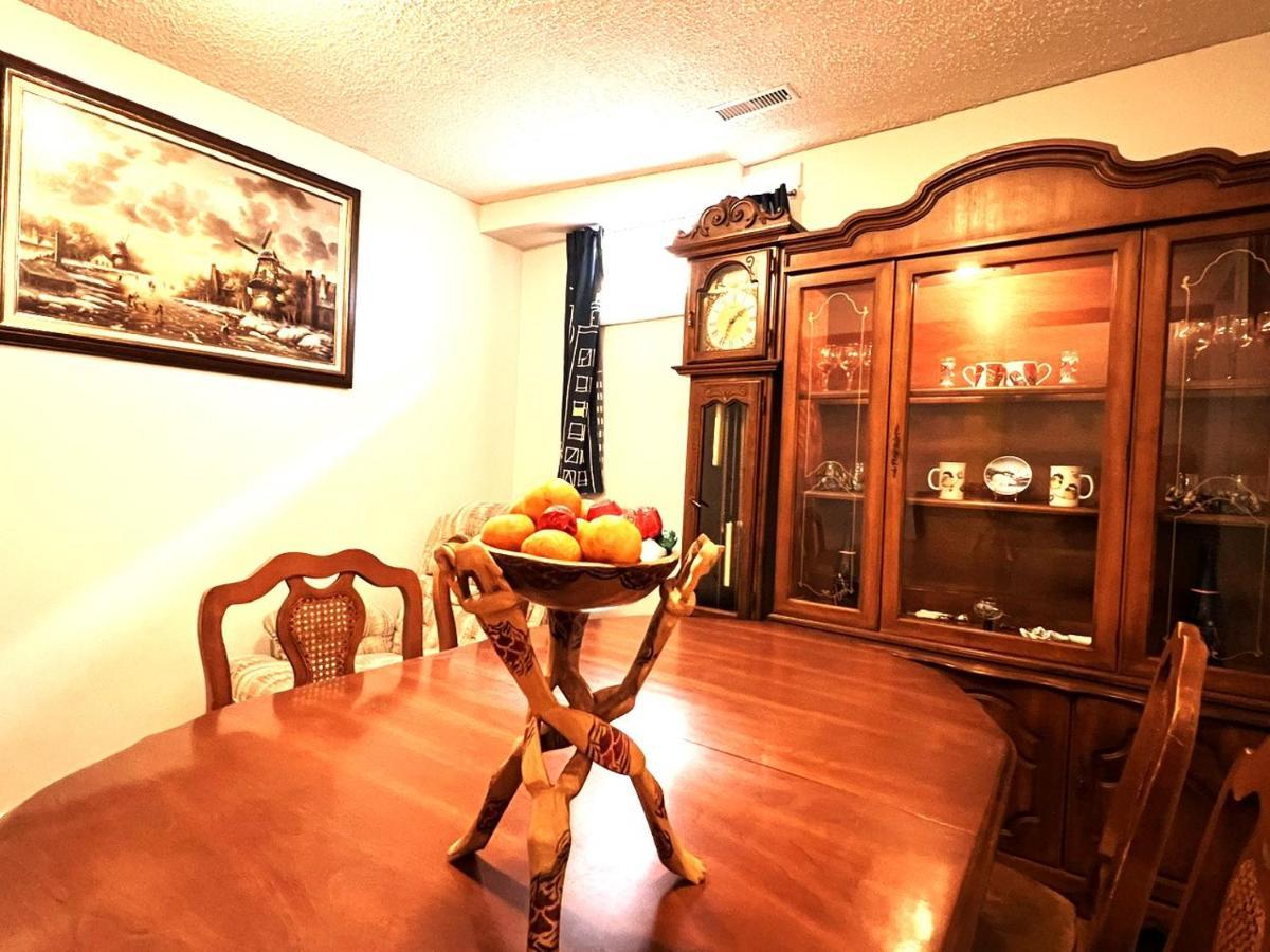 Lovely Comfy Private Bath In Homestay Calgary