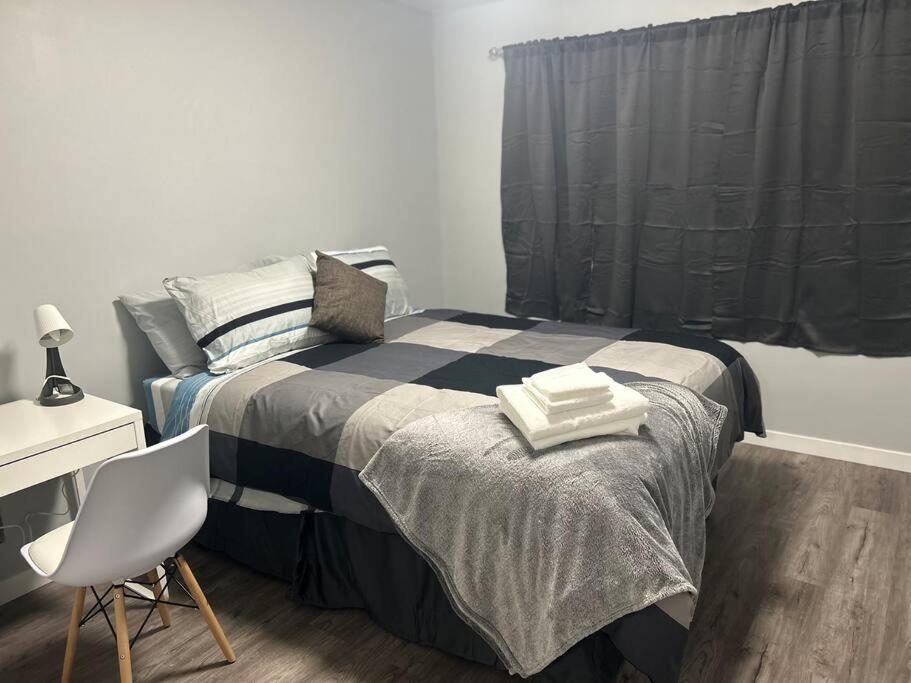 Cute Highland Park Upper B Unit * Calgary
