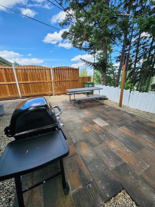 Centerstreet-cozy 2bedroomsuite Apartment Calgary