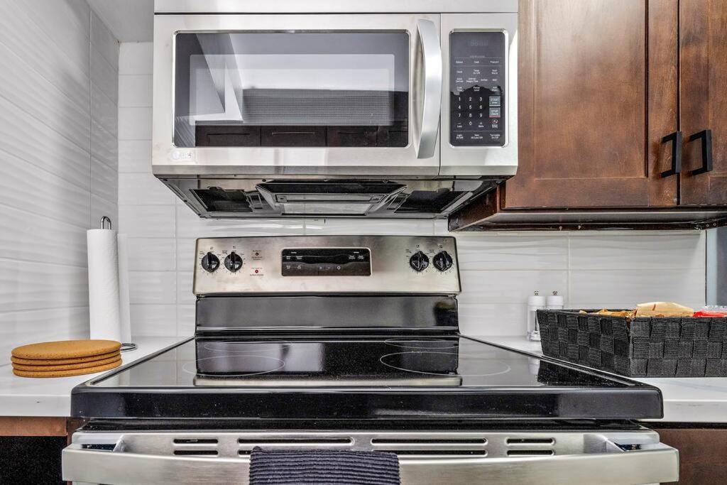 Centerstreet-cozy 2bedroomsuite Calgary