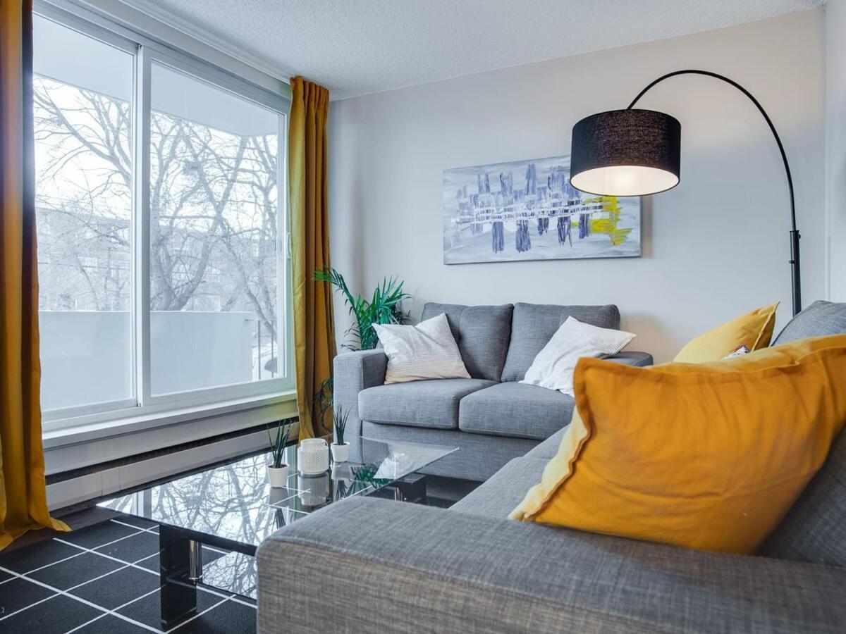 Apartment Gorgeous 2br W Parking Patio Coffee! Calgary