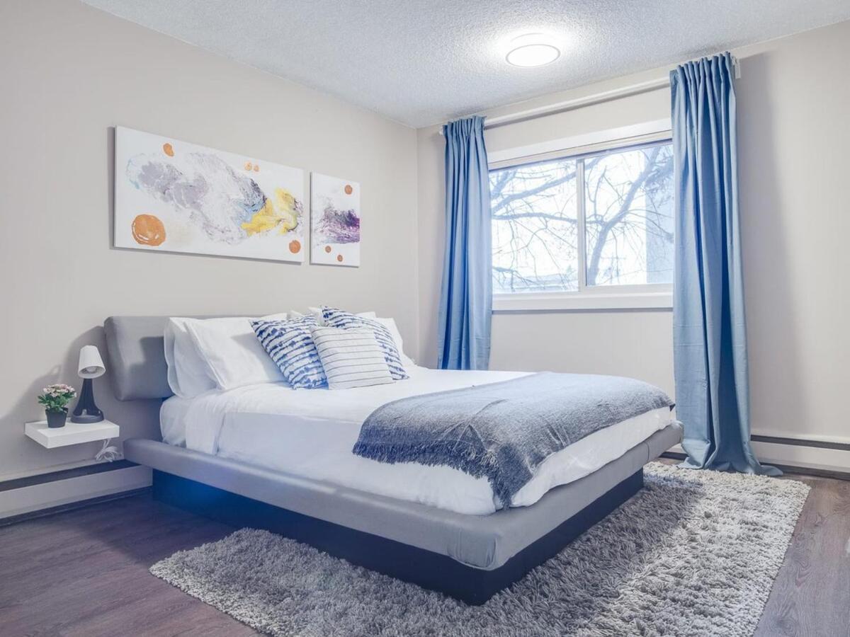 Gorgeous 2br W Parking Patio Coffee! Apartment Calgary