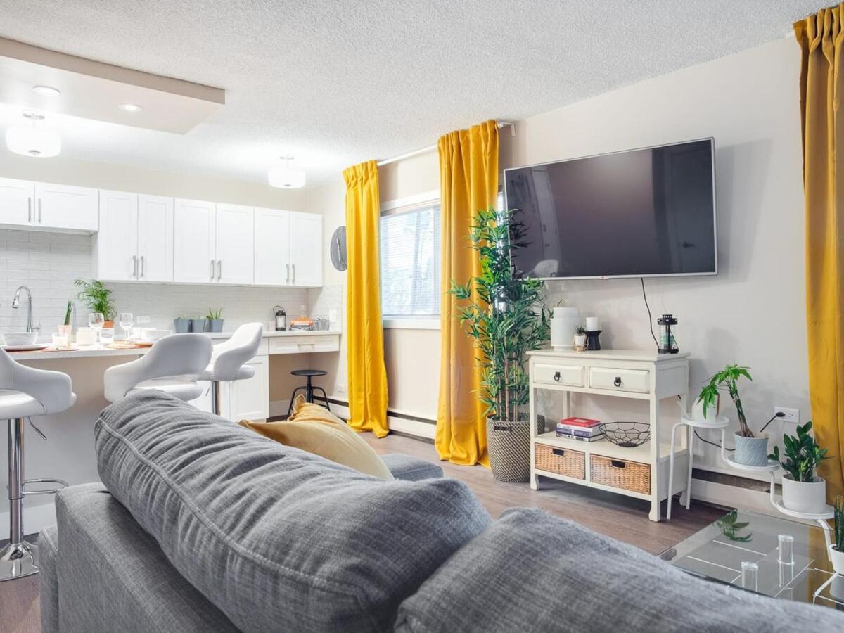Gorgeous 2br W Parking Patio Coffee! Calgary