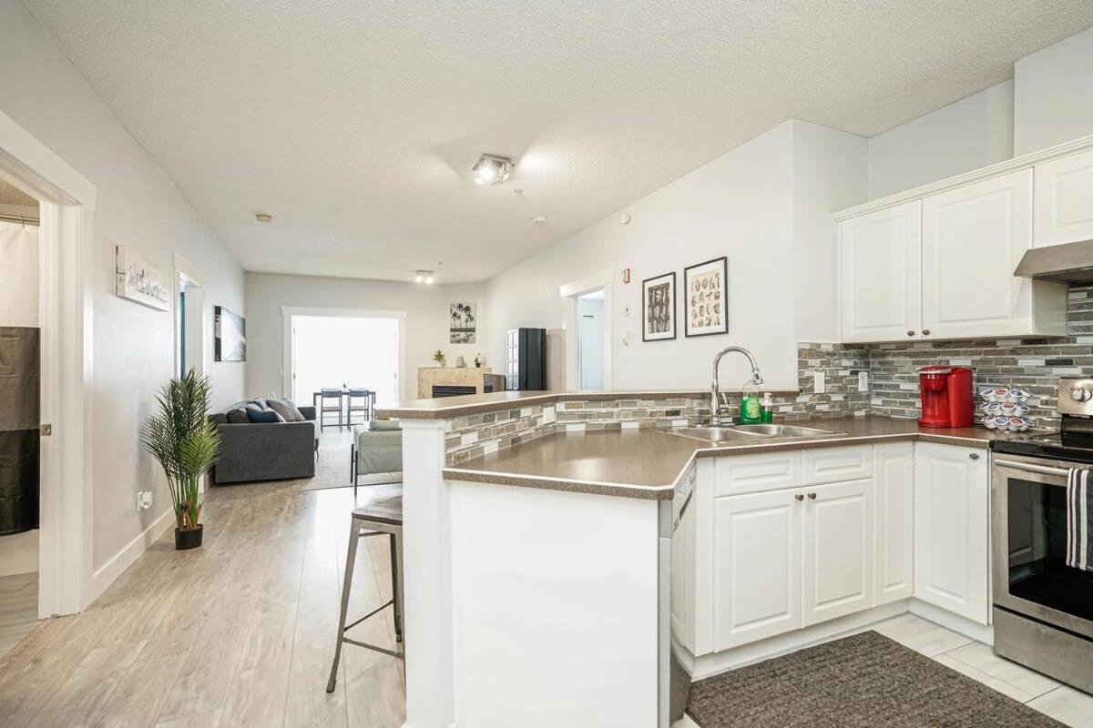 New Cozy 2 Bedrooms W Parking
