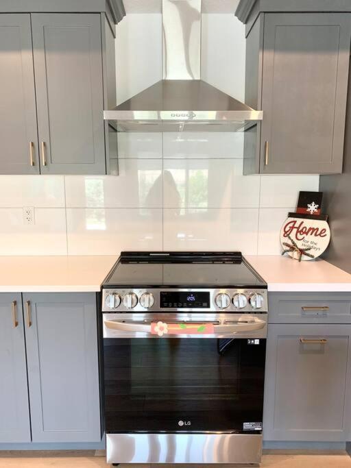 Apartment Private Entire Waterfront Guest Suite, Close To Banff, Canmore & Kananaskis
