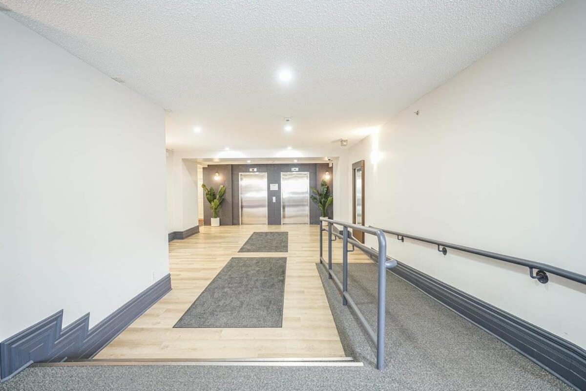 Apartment New Cozy 2 Bedrooms W Parking Calgary