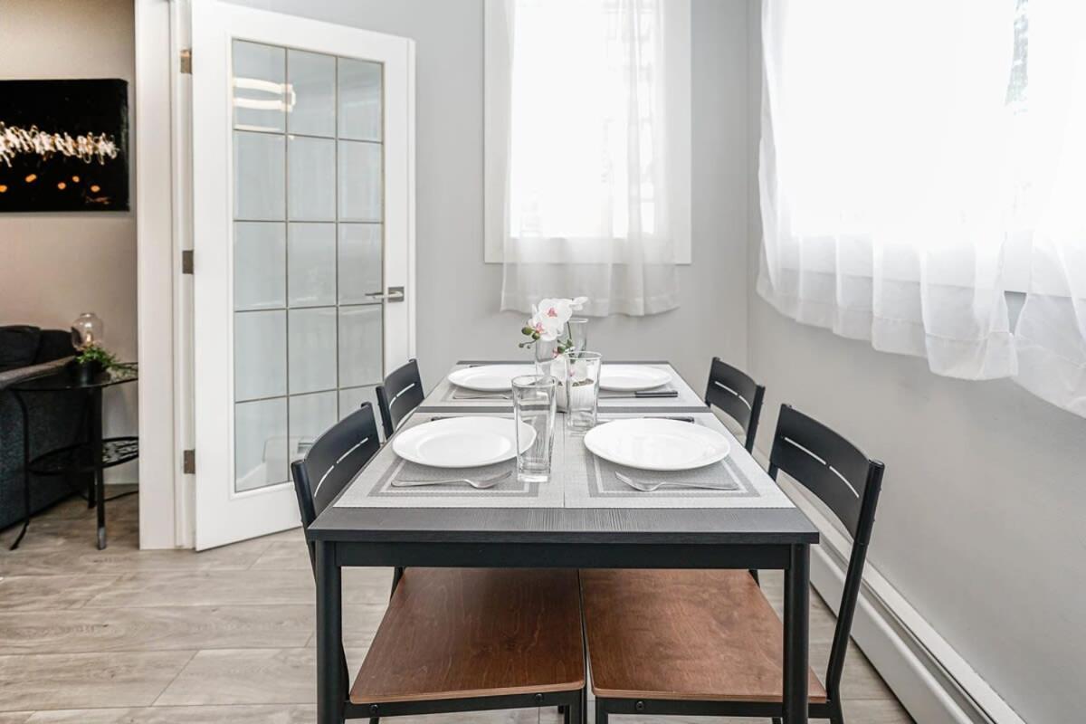 Apartment New Cozy 2 Bedrooms W Parking Calgary