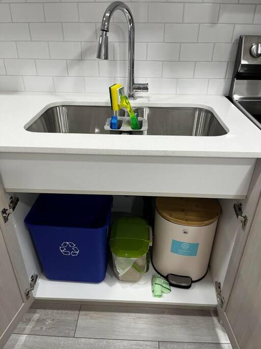 Brand New - Away From In Nw Apartment