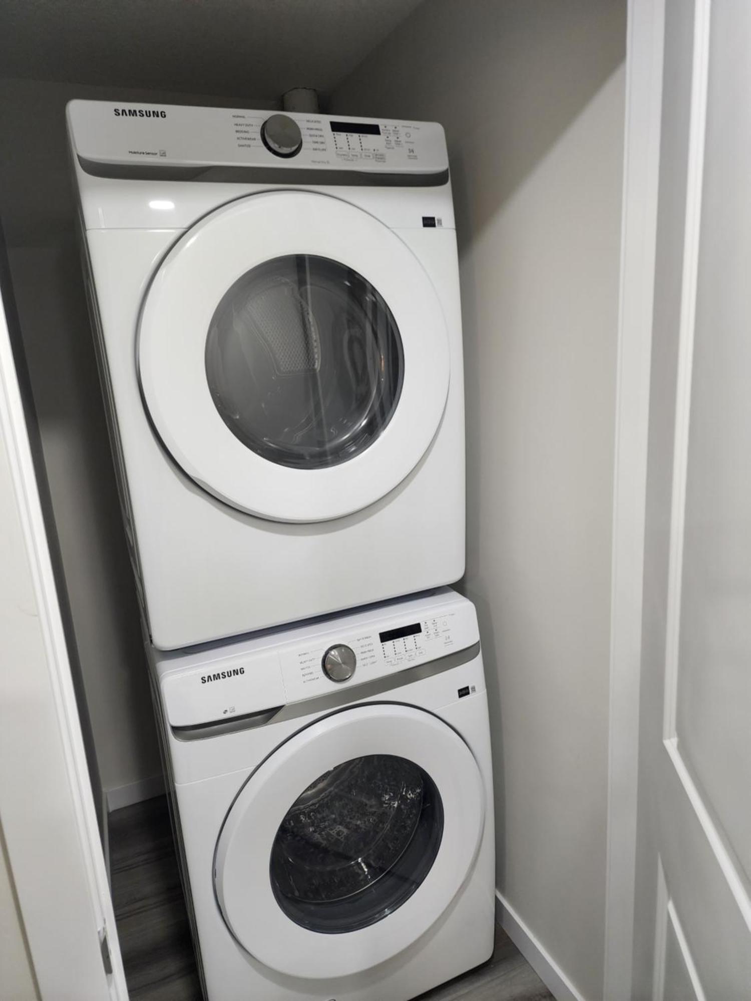 Trendy 2-bed Oasis Awaits! Apartment *