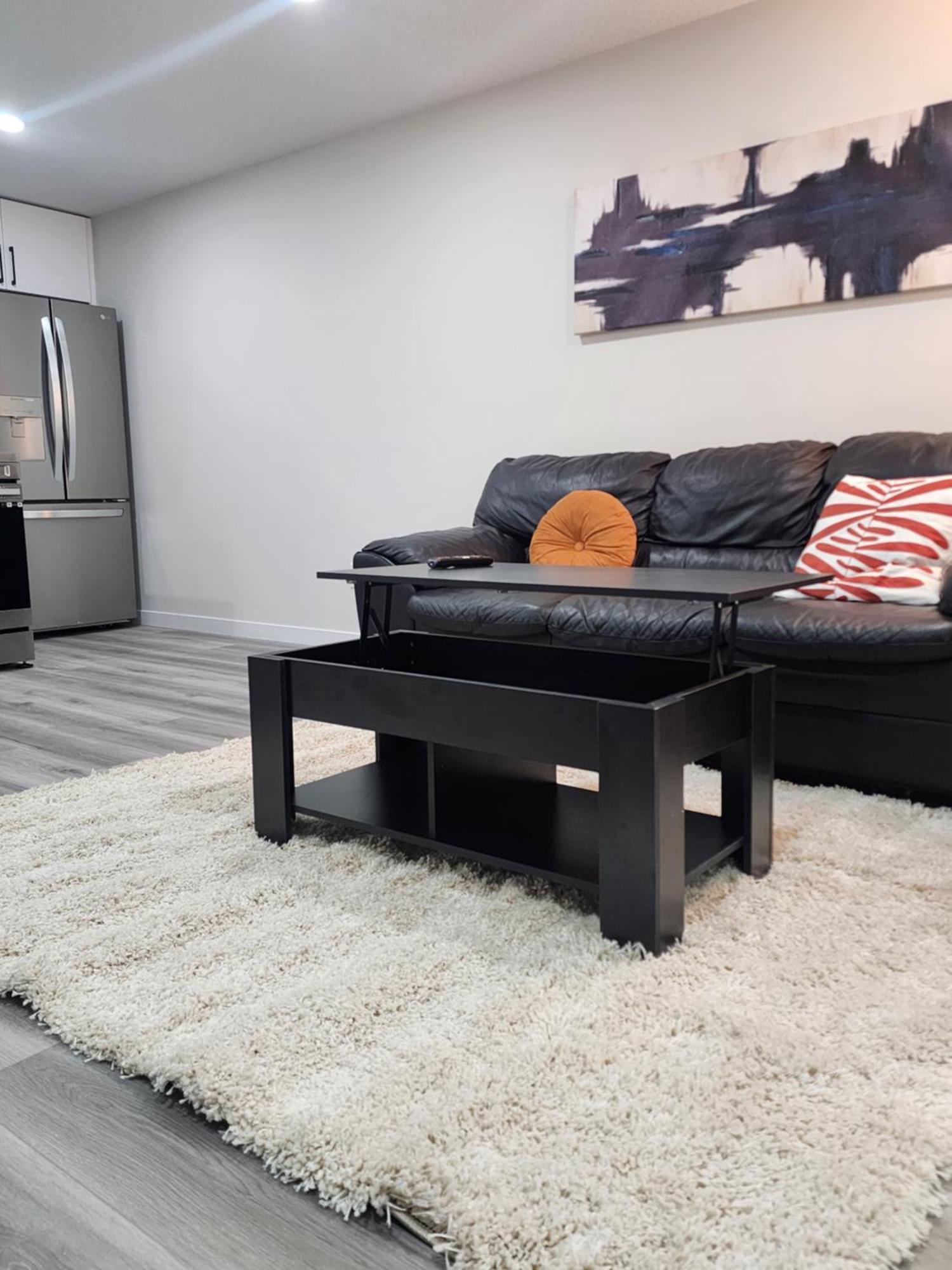 Trendy 2-bed Oasis Awaits! Apartment