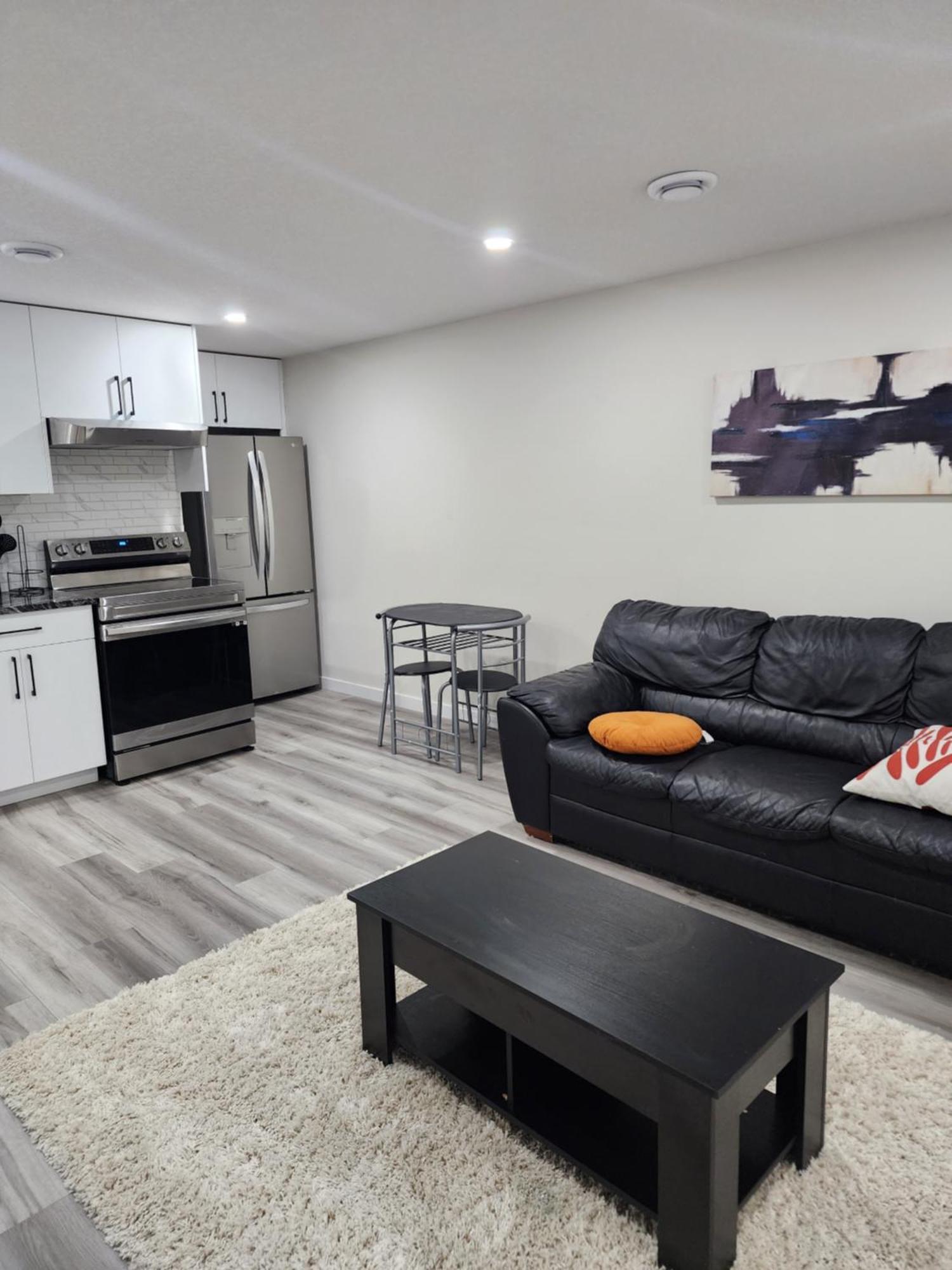 Trendy 2-bed Oasis Awaits! *