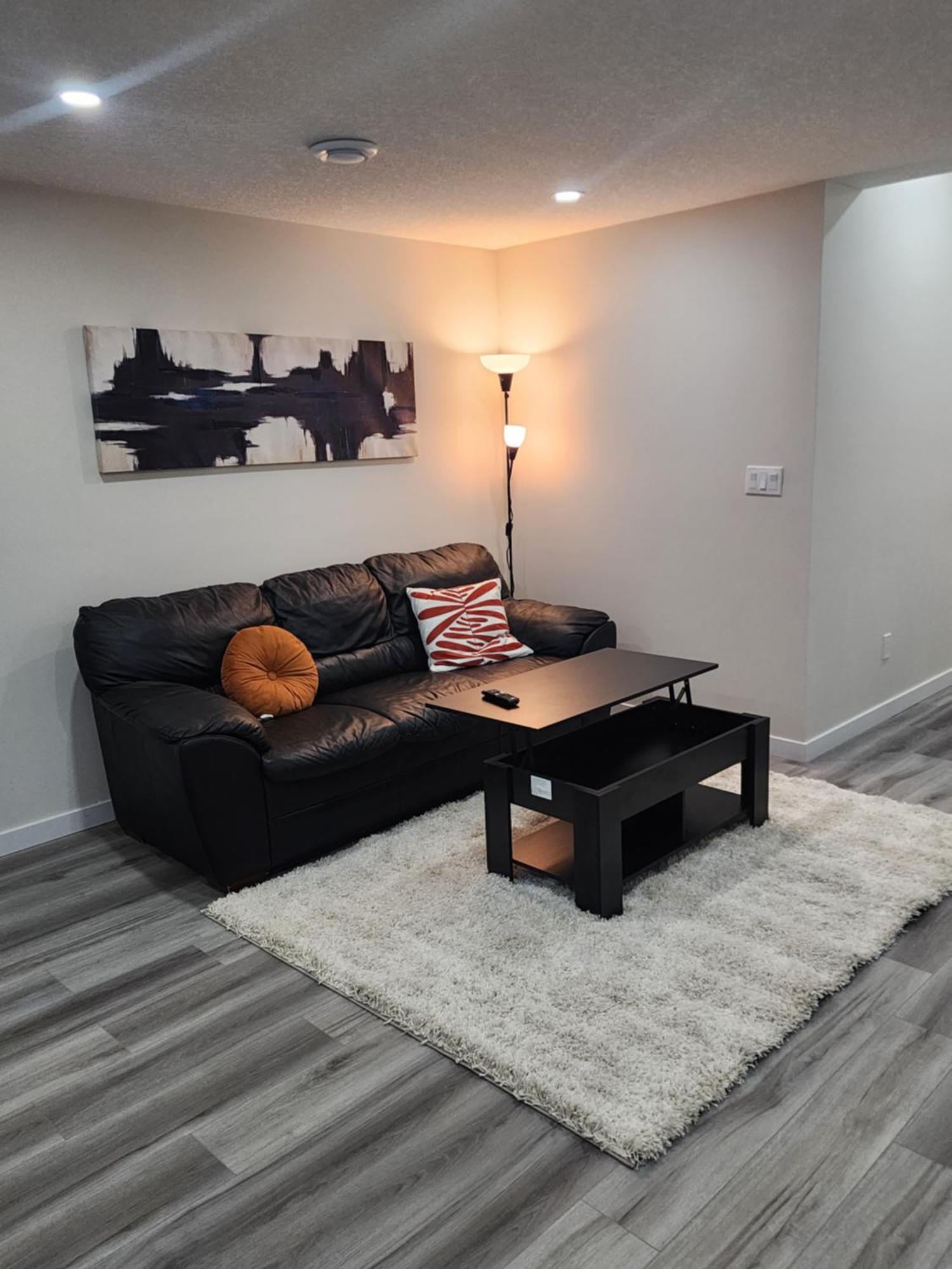 Trendy 2-bed Oasis Awaits!