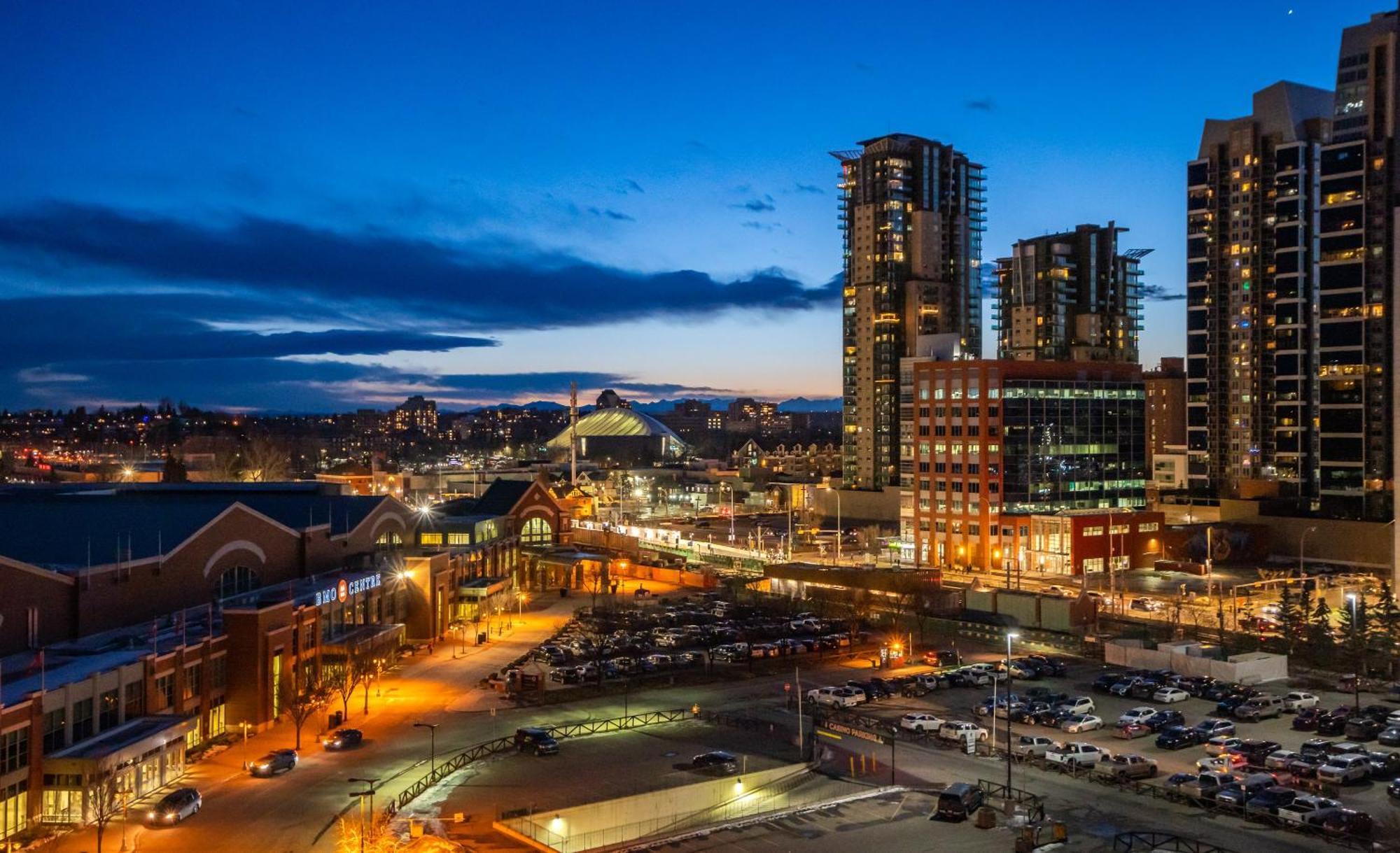 Holiday home Stampede View Suites: 35th Floor Panorama With Banff Pass Calgary