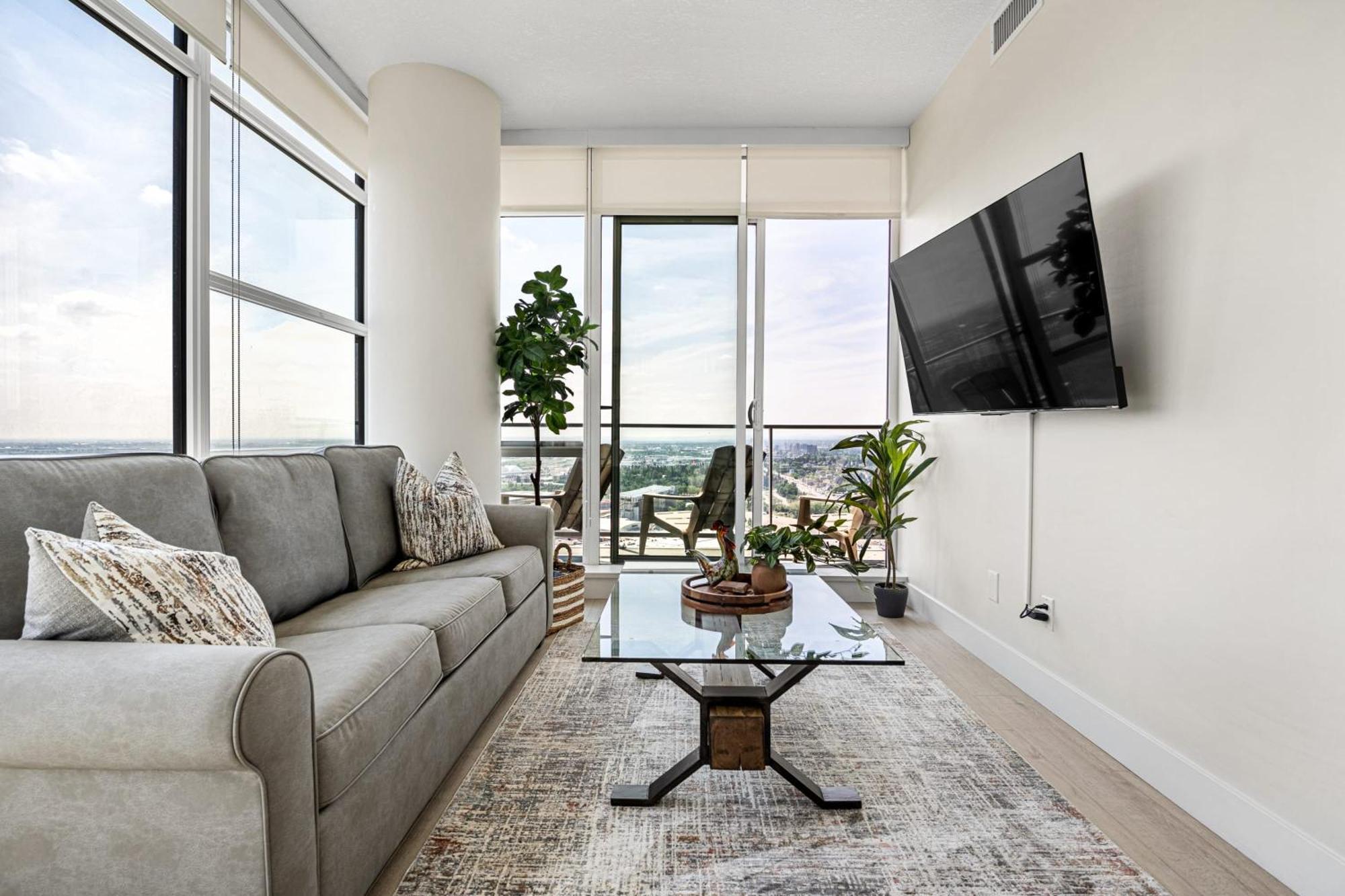 Holiday home Stampede View Suites: 35th Floor Panorama With Banff Pass