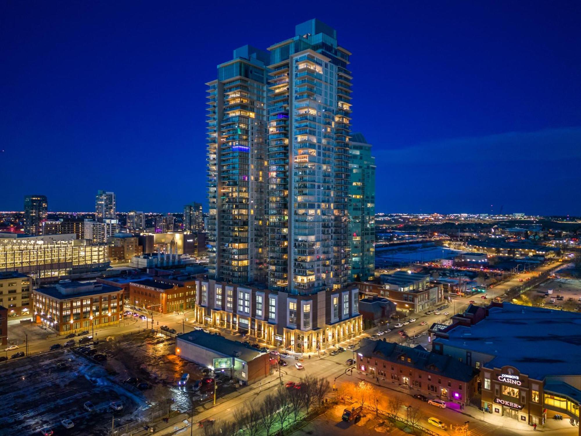 Stampede View Suites: 35th Floor Panorama With Banff Pass Holiday home *