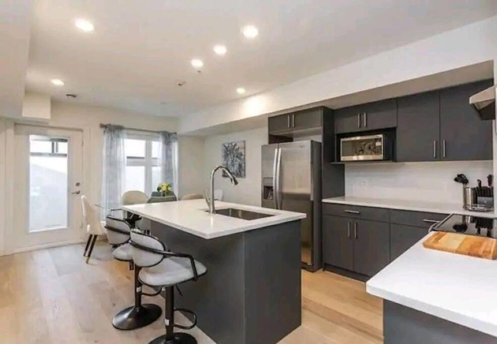 Apartment Gem Havana 3 Bedroom Calgary