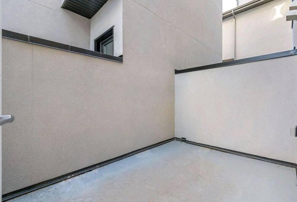 Gem Havana 3 Bedroom Apartment Calgary