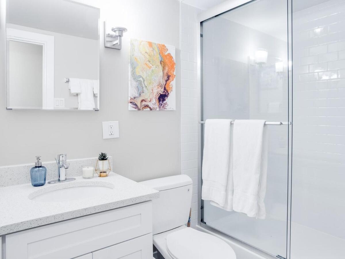 Apartment Gorgeous 2br W Parking Patio Coffee! *