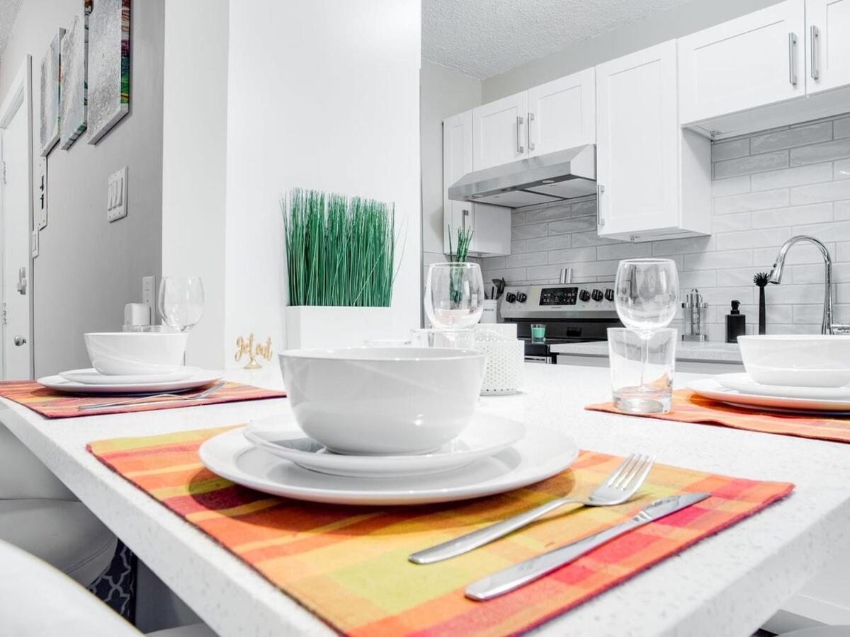 Apartment Gorgeous 2br W Parking Patio Coffee! *