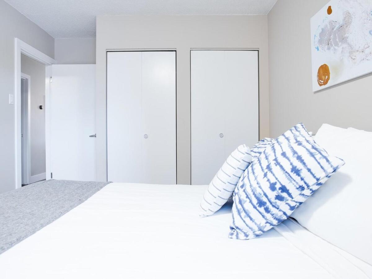 Gorgeous 2br W Parking Patio Coffee! Calgary