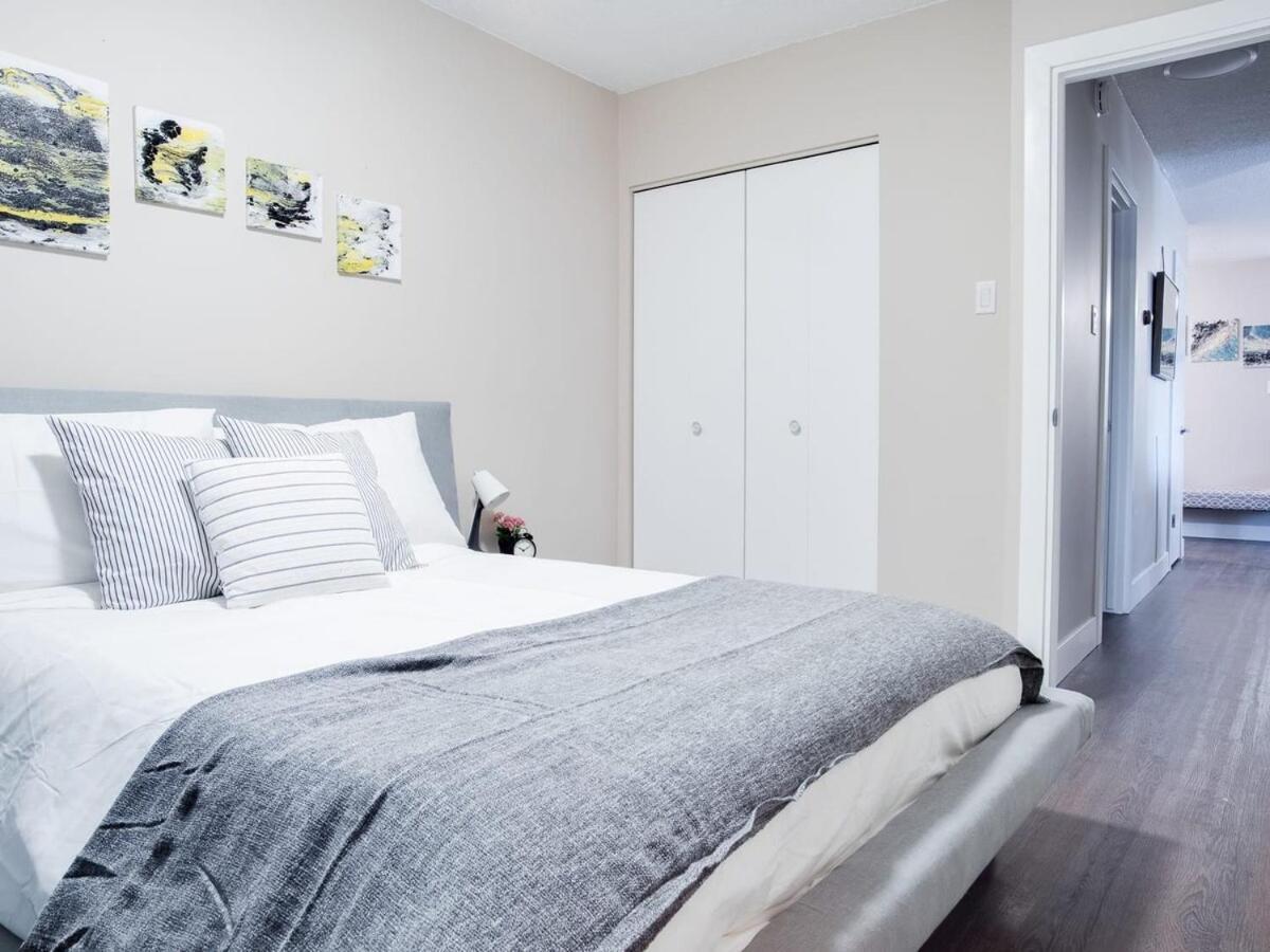 Apartment Gorgeous 2br W Parking Patio Coffee! Calgary