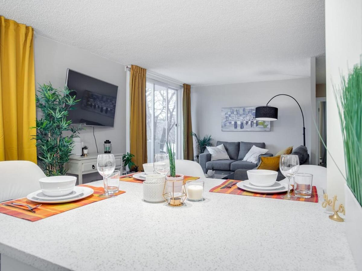 Gorgeous 2br W Parking Patio Coffee! * Calgary