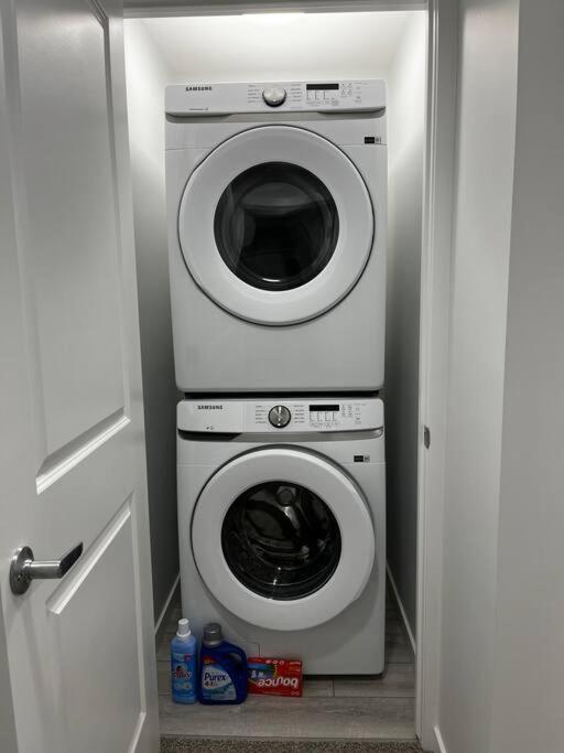 Brand New - Away From In Nw Apartment *