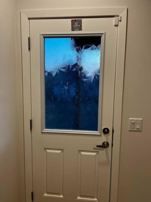 Apartment Brand New - Away From In Nw