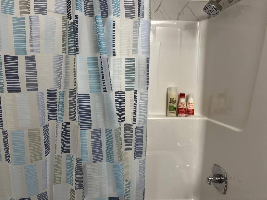 Apartment Brand New - Away From In Nw